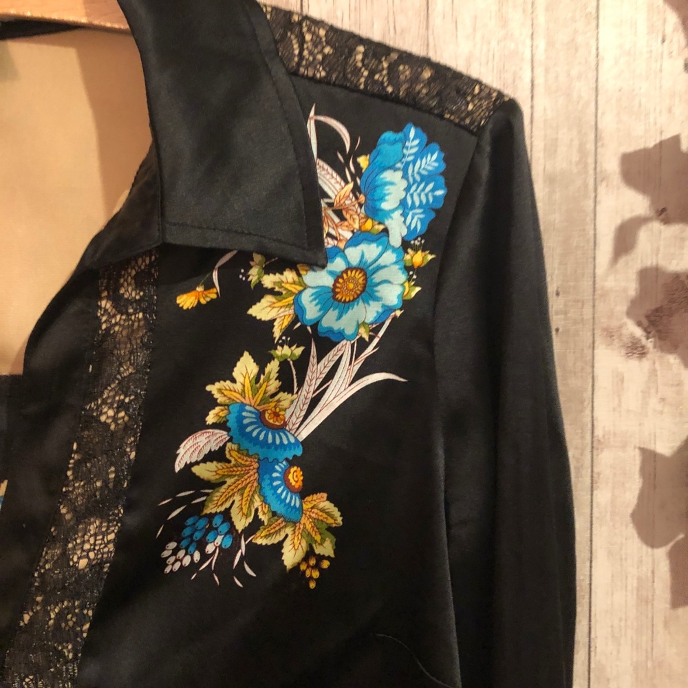 Cache Silk Floral Print Long Sleeves Blouse - Picture 5 of 5
